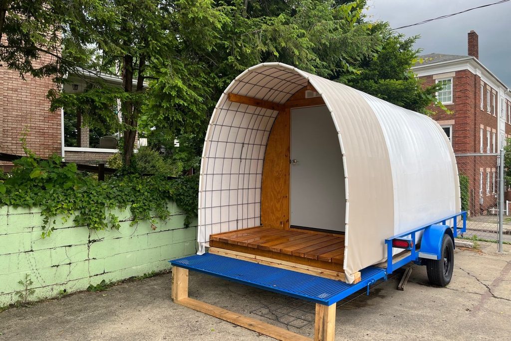 Conestoga Huts, modelo de cabana barata para moradores de rua.
