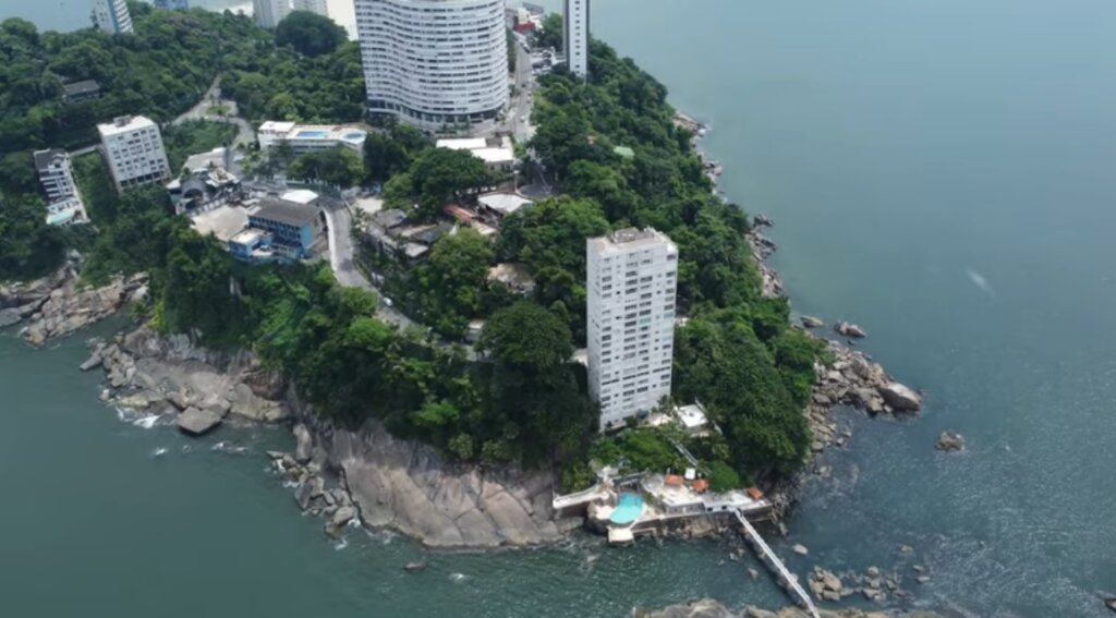 Ilha Porchat e perigoso vista aérea de drone 4k
