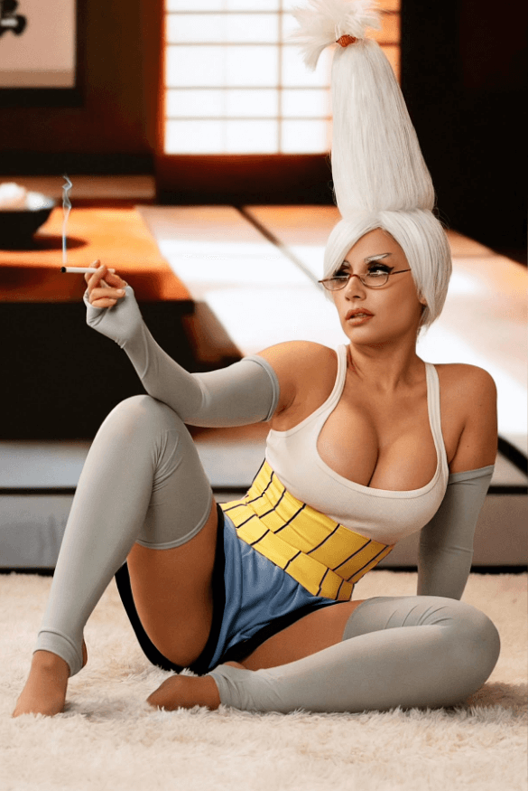 Seiko Ayase Cosplay de la serie Dandadan
