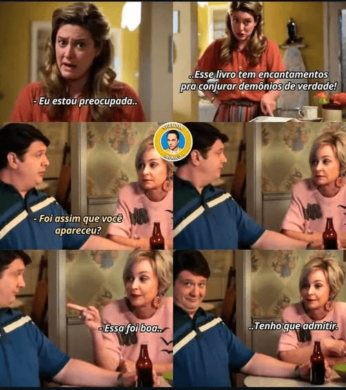 Colagem de quatro quadros da série Young Sheldon mostrando Mary, George Sr. e Connie 'Meemaw' Tucker em uma cena doméstica com diálogo humorístico sobre um livro de feitiços.